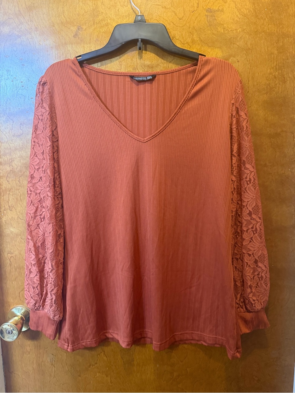 BloomChic Rust Ribbed Knit V-Neck Lace Long Sleeve Blouse Stretch Plus 14-16
